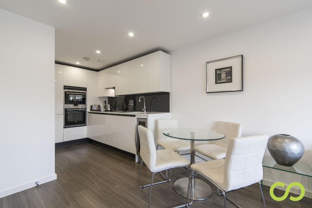 Kitchen (Main)
