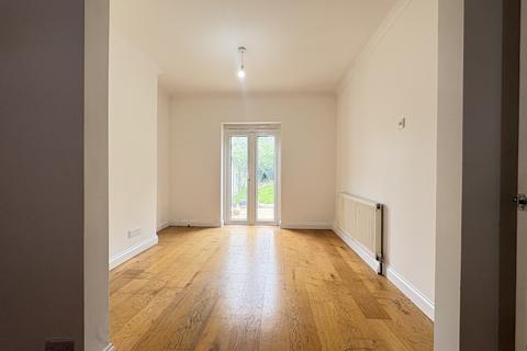 3 bedroom house to rent, Old Bromley Road, Bromley, BR1