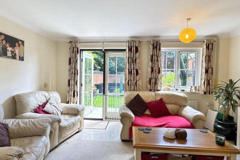 2 bedroom end of terrace house for sale, Melrose Close, Farnborough