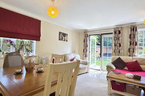 2 bedroom end of terrace house for sale, Melrose Close, Farnborough