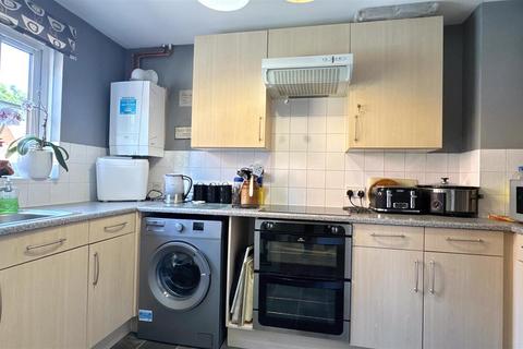 2 bedroom end of terrace house for sale, Melrose Close, Farnborough