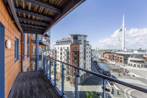 2 bedroom apartment to rent, The Crescent, Portsmouth PO1