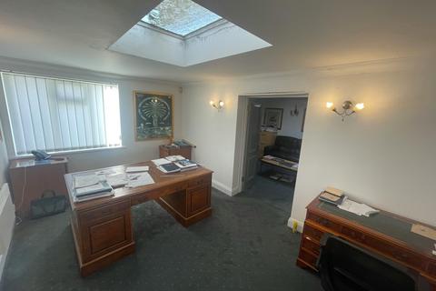 Office to rent, 264 Sandbanks Rd Poole BH14 8LJ