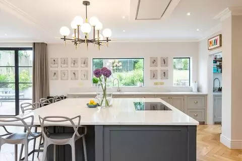 6 bedroom detached house for sale – pohled 3