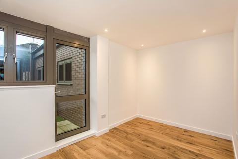 1 bedroom flat to rent, Station Road, West Drayton, UB7