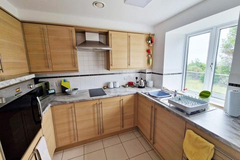 2 bedroom flat for sale, Douglas Avenue, Exmouth, EX8 2FA