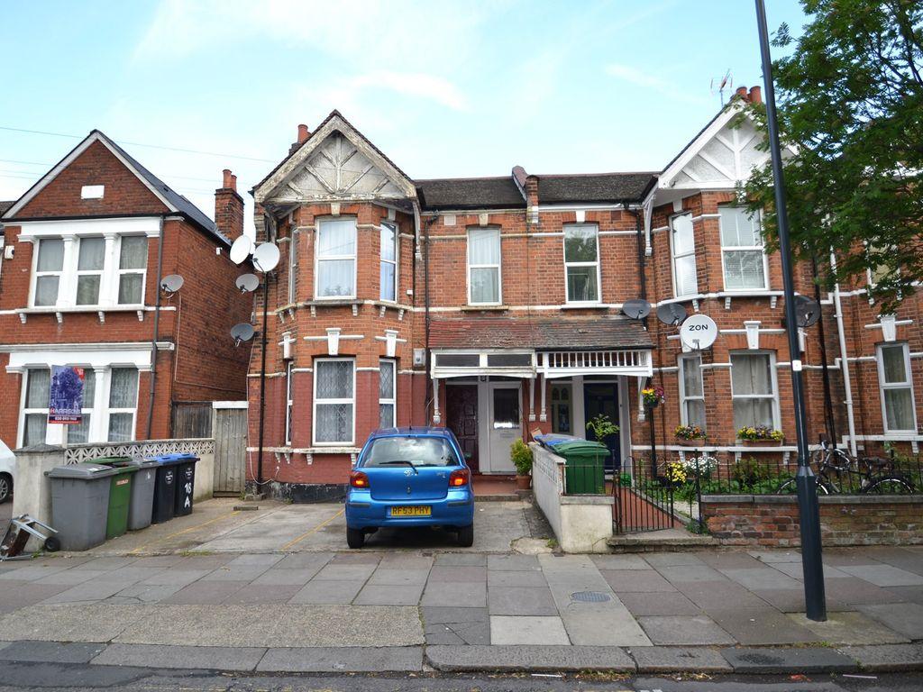 3 bedroom flat for sale
