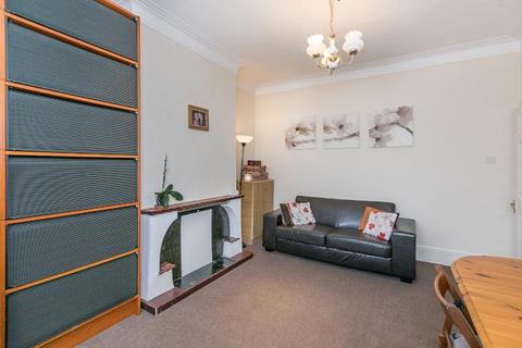 3 bedroom flat for sale, Furness Road, London NW10