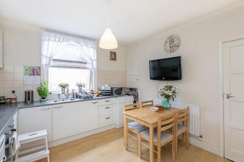 3 bedroom flat for sale, Furness Road, London NW10