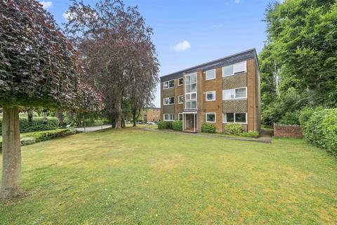 1 bedroom flat for sale, Rossiter Lodge, Rosetrees, Guildford
