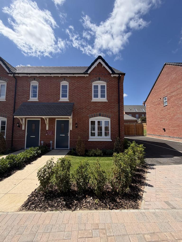 3 bedroom semi-detached house for sale