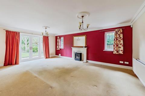 5 bedroom detached house for sale, Maynard Close, Copthorne, Crawley
