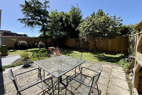 3 bedroom detached house for sale, Nodes Road, Northwood