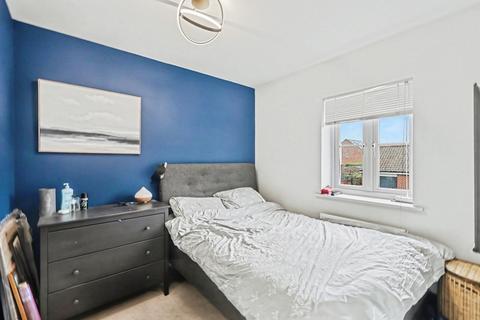 1 bedroom flat for sale, Narrowboat Lane, Northampton, Northamptonshire, NN4