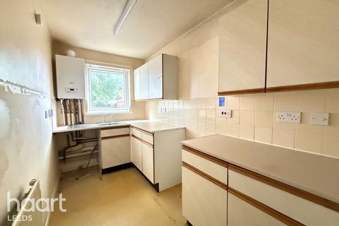 undefined, Highlands Close, LEEDS