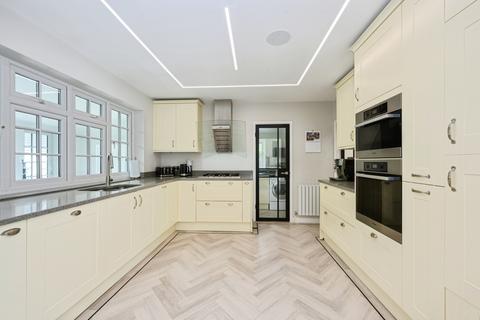 4 bedroom bungalow for sale, Uplands Road, Kenley, CR8