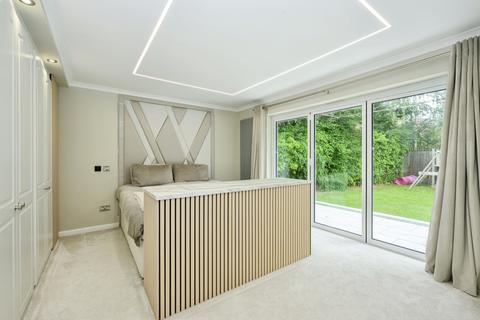 4 bedroom bungalow for sale, Uplands Road, Kenley, CR8