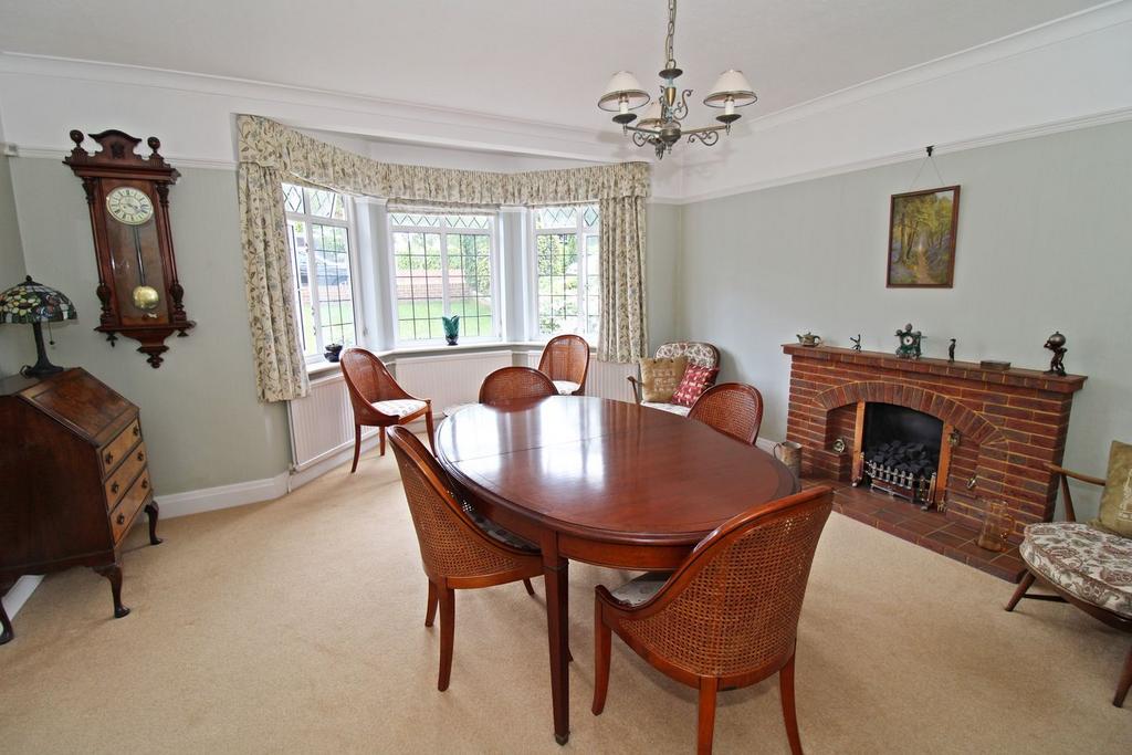 Dining room, fireplace