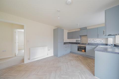 3 bedroom semi-detached house to rent, Horwood Drive, NG4