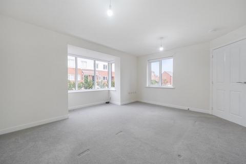 3 bedroom semi-detached house to rent, Horwood Drive, NG4