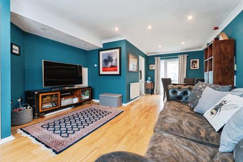 3 bedroom end of terrace house for sale, Blackbird Road, Beck Row, Bury St. Edmunds, Suffolk, IP28