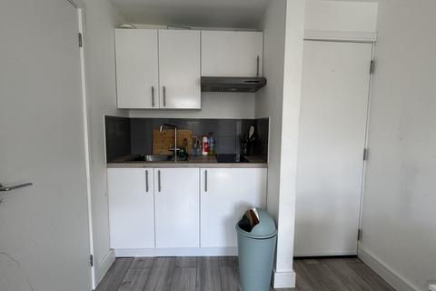 Studio to rent, Edmeston Close, London, E9