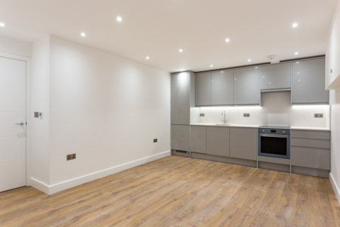 3 bedroom flat to rent, Rowhill Road, London, E5
