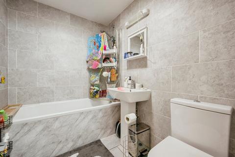 2 bedroom flat for sale, Kilner Court, Denaby Main, Doncaster, South Yorkshire, DN12