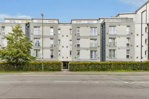 1 bedroom ground floor flat for sale, Crawley