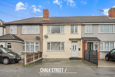 St. Andrews Avenue, Hornchurch, RM12