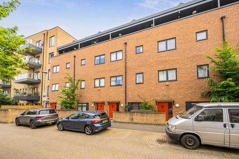 3 bedroom duplex for sale, Beaumans Drive, Waltham Forest, London, E17