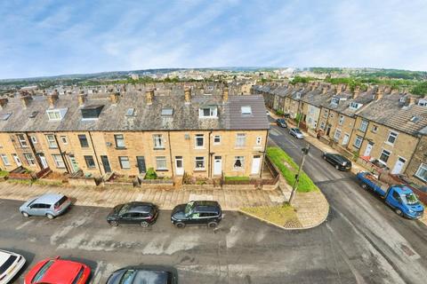 Terraced house - Burton Street Bradford, BD4 7JX