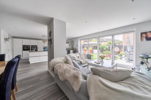 5 bedroom detached house for sale, Huddington Glade, Yateley, Hampshire