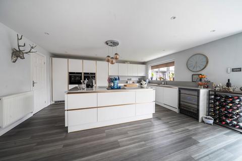 5 bedroom detached house for sale, Huddington Glade, Yateley, Hampshire