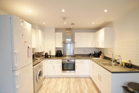 2 bedroom flat to rent, Zeus Court, Fairfield Road, Yiewsley, UB7