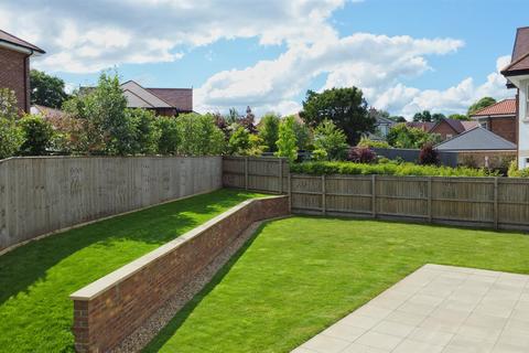 4 bedroom detached house for sale, Old College Drive, Beverley