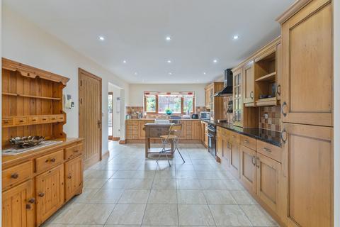 4 bedroom detached house for sale, Gelynos Avenue, Argoed, NP12