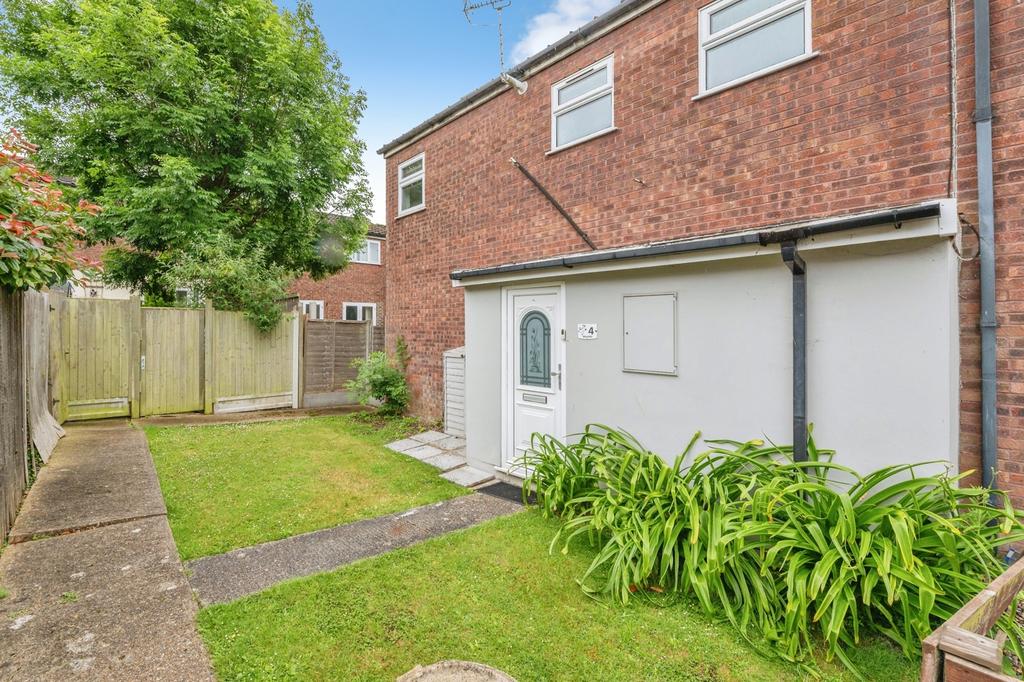 Detached house exterior, garage