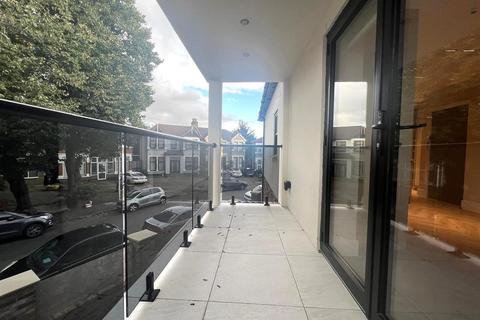 2 bedroom apartment to rent, Arlington Gardens, Cranbrook, Ilford