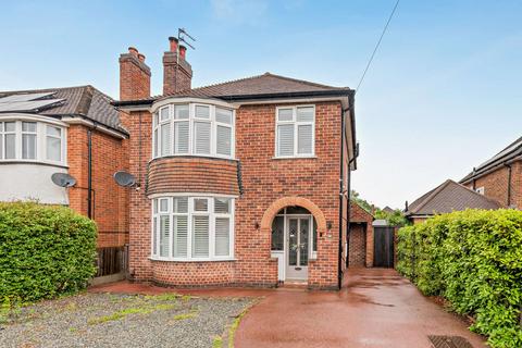 3 bedroom detached house for sale, Beacon Drive, Loughborough LE11