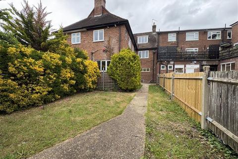 4 bedroom flat to rent, Station Parade, Virginia Water, Surrey GU25