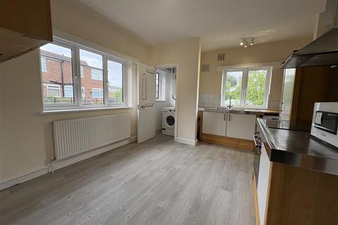 4 bedroom flat to rent, Station Parade, Virginia Water, Surrey GU25