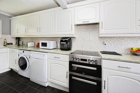 3 bedroom end of terrace house for sale, Oak Tree Road, Ashford, TN23 4