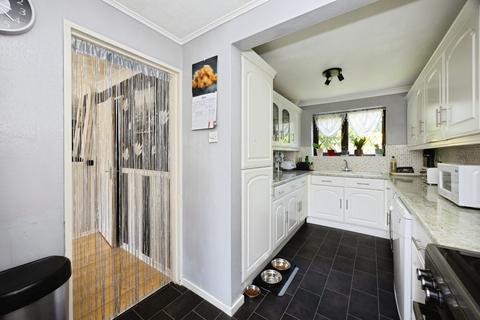 3 bedroom end of terrace house for sale, Oak Tree Road, Ashford, TN23 4
