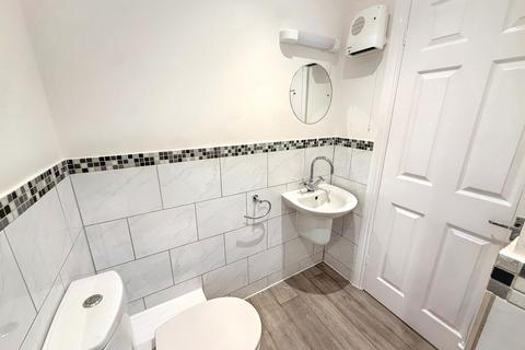 1 bedroom flat to rent, Market Street, Torquay, TQ1