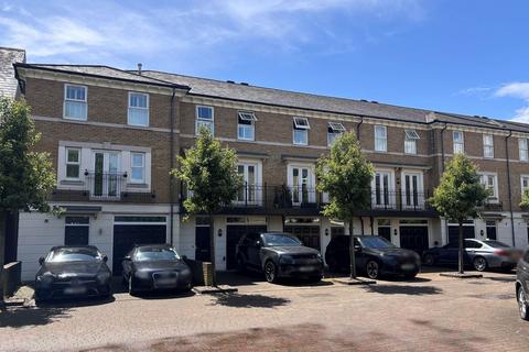 Whitstone Lane, Langley Waterside, Beckenham, BR3