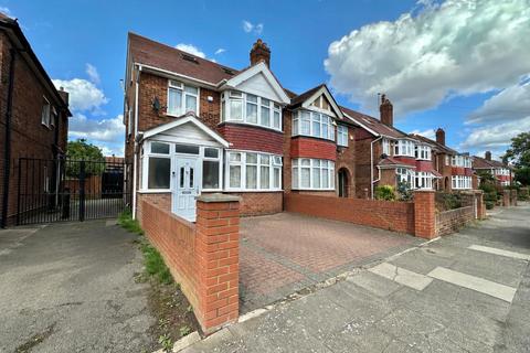 4 bedroom semi-detached house for sale, Stirling Road, Hayes