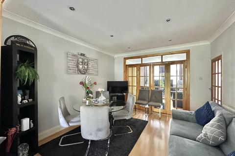 4 bedroom semi-detached house for sale, Stirling Road, Hayes