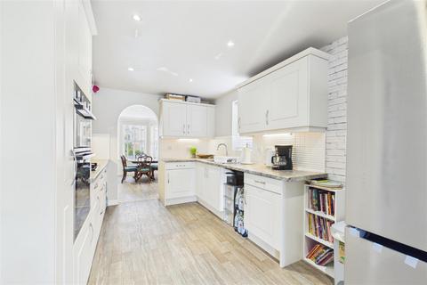 3 bedroom semi-detached house for sale, John Gold Avenue, Newark