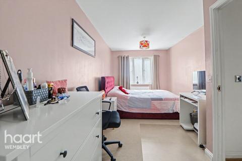 undefined, King George Crescent, Wembley